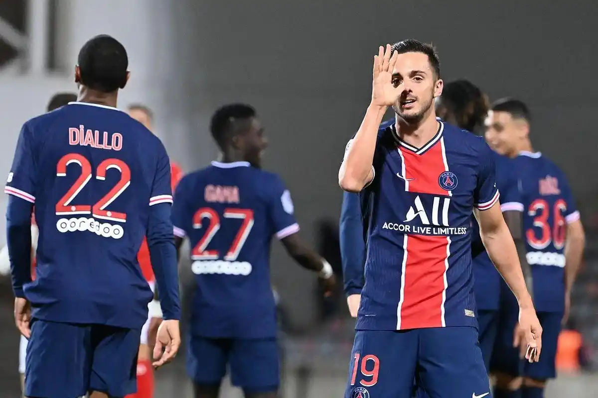 熊猫直播-巴黎前锋连续进球，助球队实现胜利