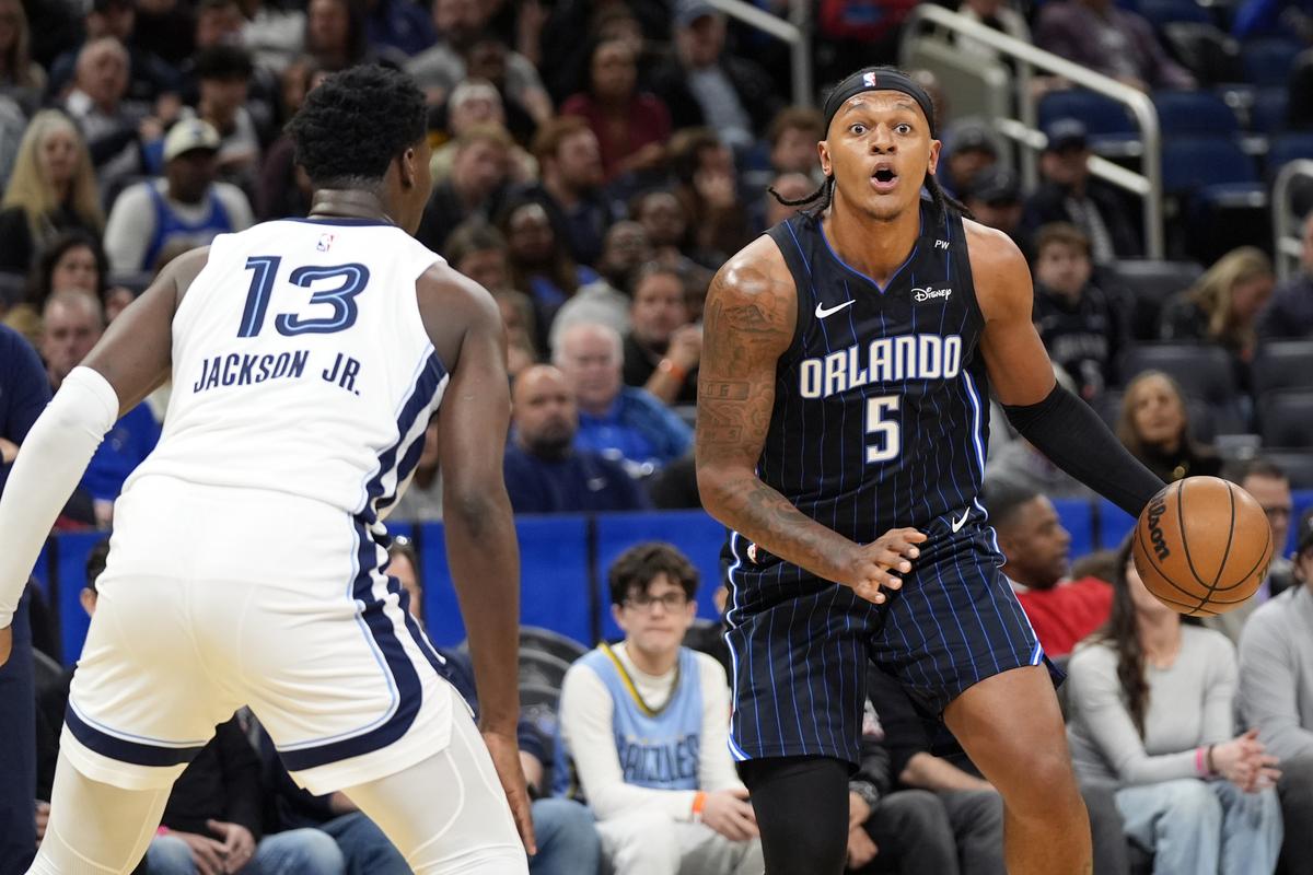 熊猫体育中国App-快船主场逆转击败黄蜂，伦纳德关键时刻发挥