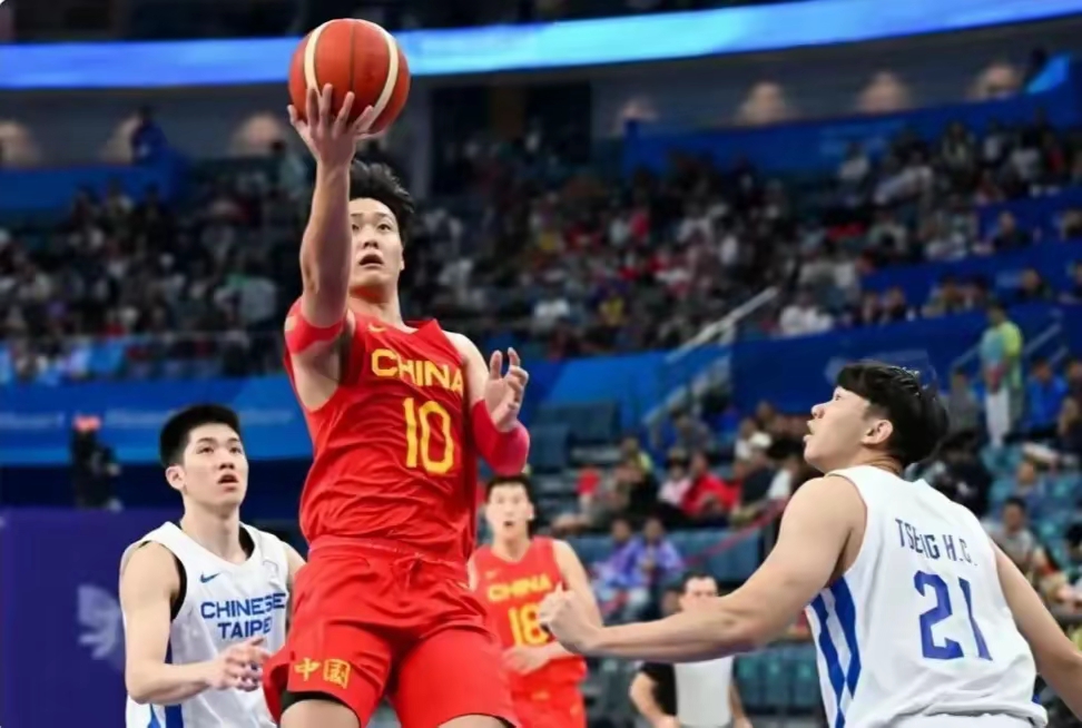 吉林男篮全队配合默契，取得胜利