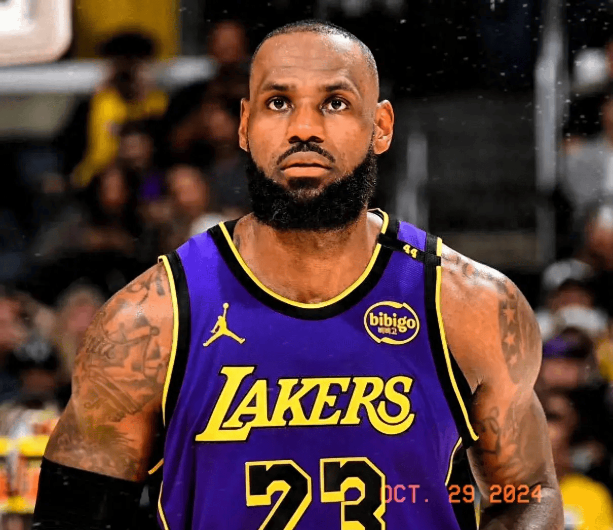 体育赛事直播-关于湖人遭遇失利，战绩下滑的信息