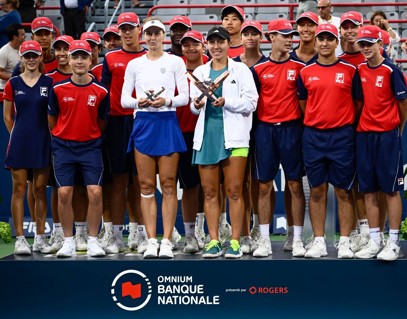 熊猫体育-俄罗斯田径队团结一致，夺得冠军