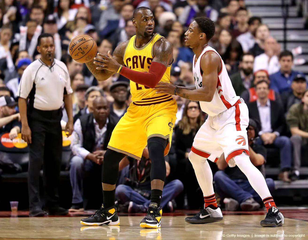 爵士团队篮板抢断,挫败对手夺胜 爵士团队篮板抢断,挫败对手夺胜