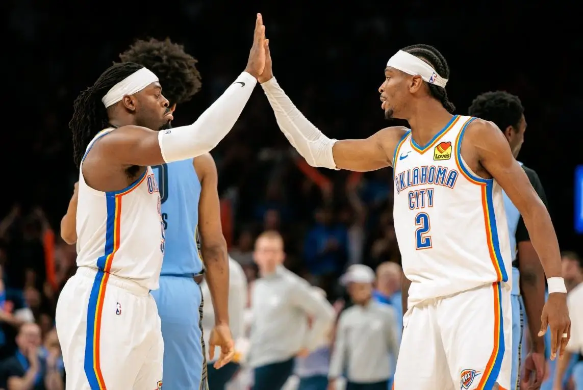 雄鹿惊险击败灰熊,保持领先 雄鹿惊险击败灰熊,保持领先