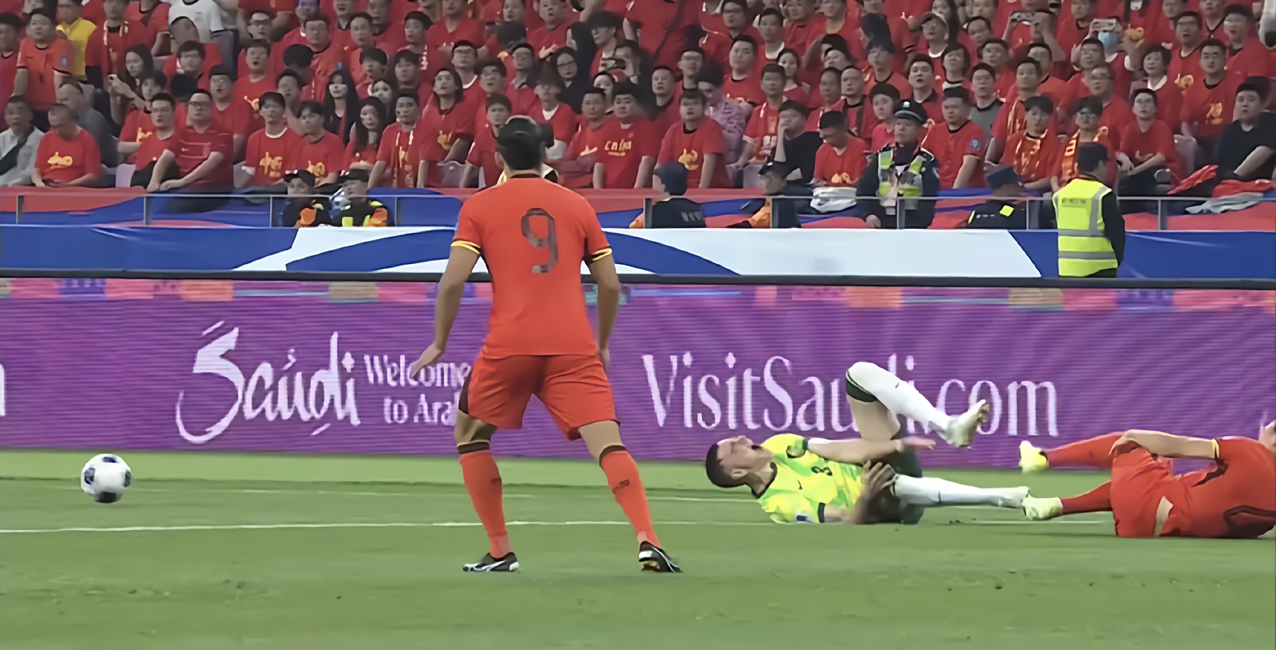 熊猫直播官网-极致进攻:火力全开,让对手手足无措